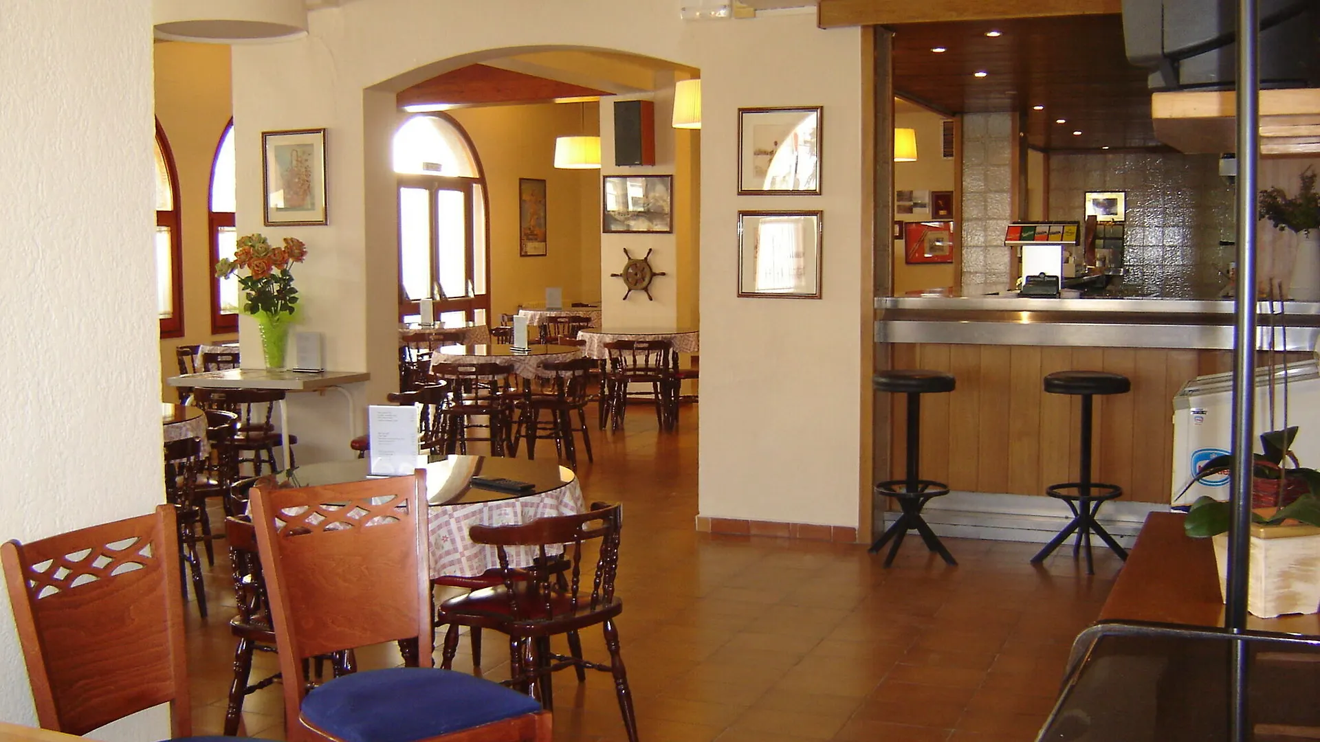Hotel Medes II レスタルティット